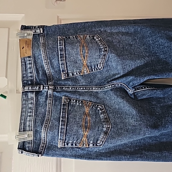 Brand New Abercrombie Kids Jeans 👖 High-rise Mini Mom Jeans 👖 - Picture 7 of 7